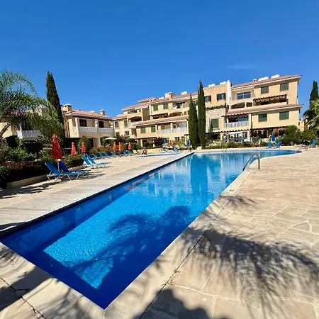 Gardens Pool * Πόλη